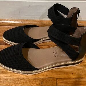Sustainable Mesh Flat Sandals